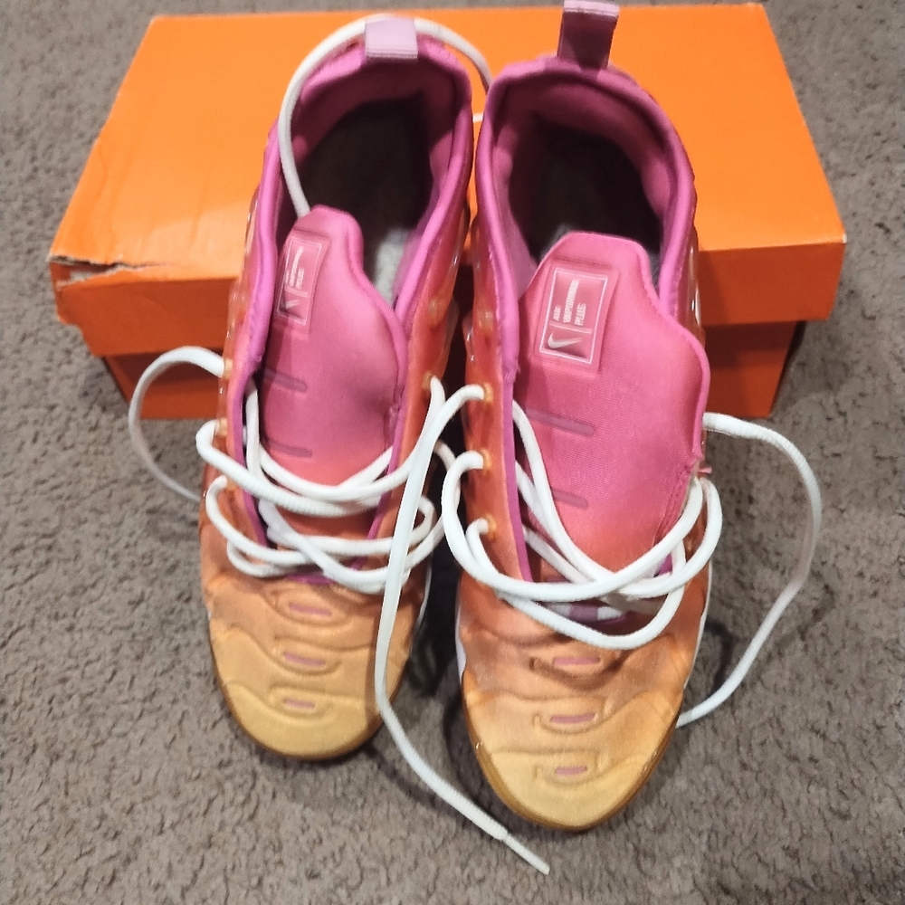 Shoes - Picture 8 of 14